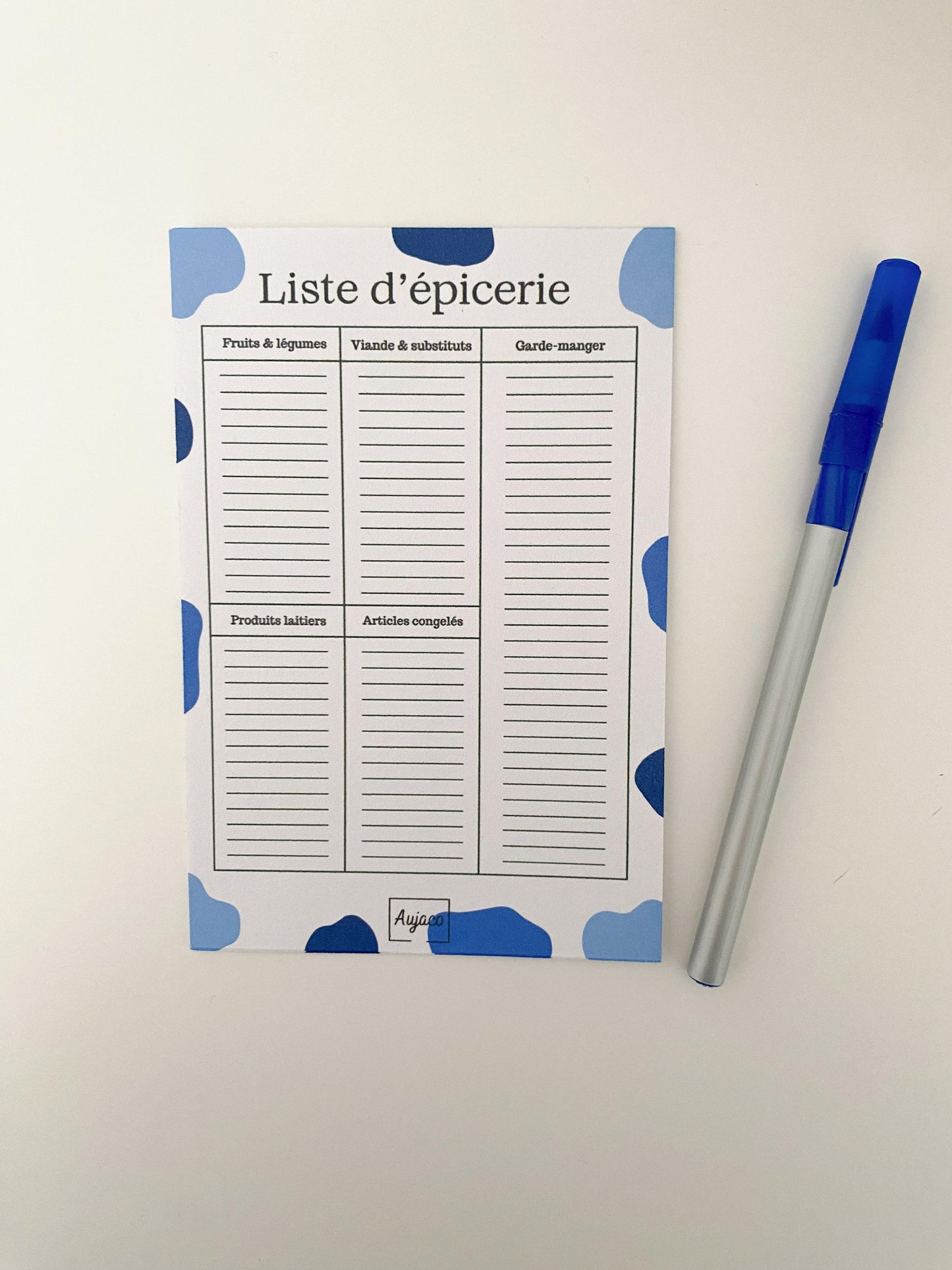 Liste d’épicerie bleu abstrait de 4x6 pouces divisé par catégories d’aliments.