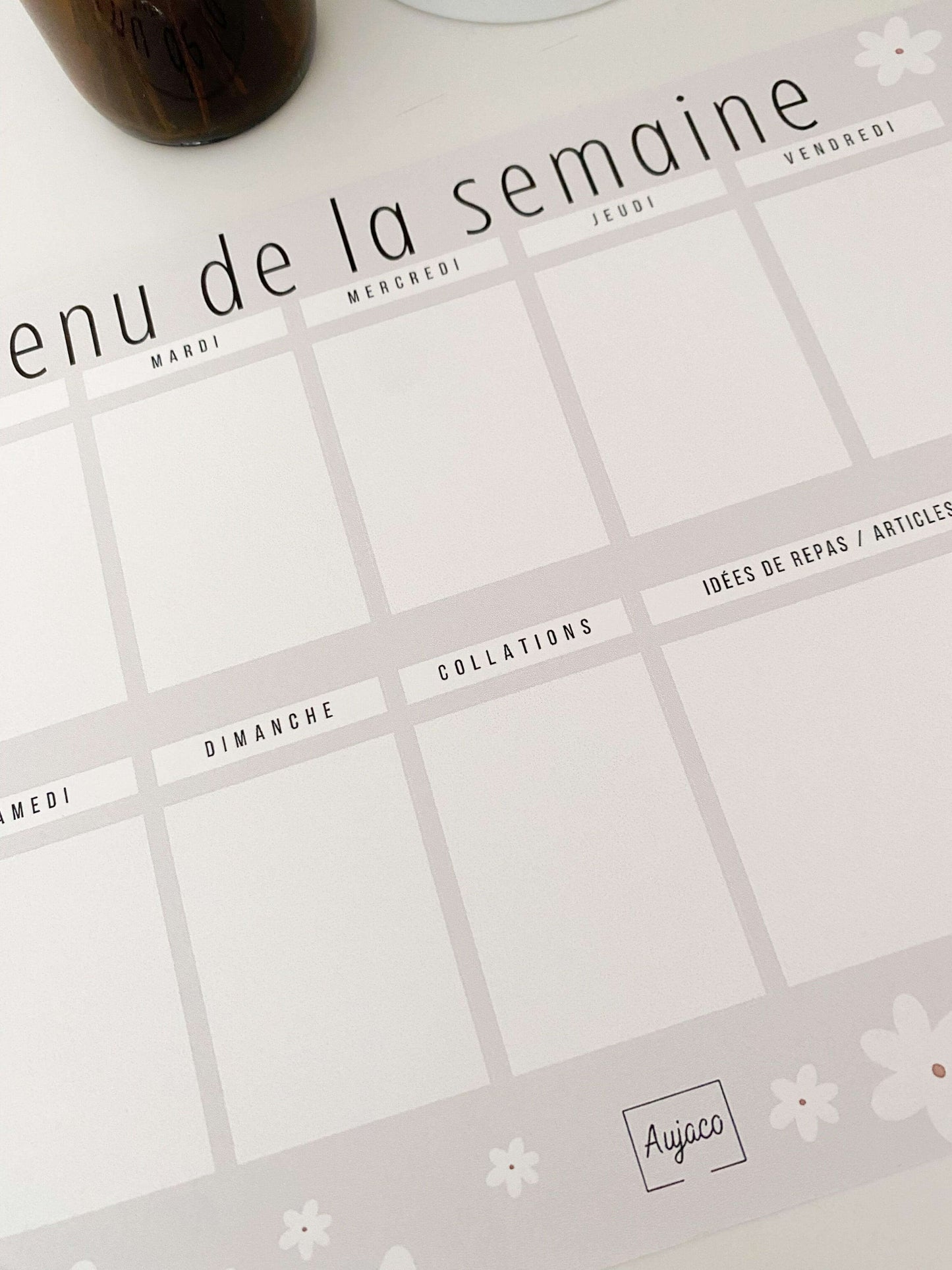 Planificateur de repas greige et fleurs blanches Aujaco