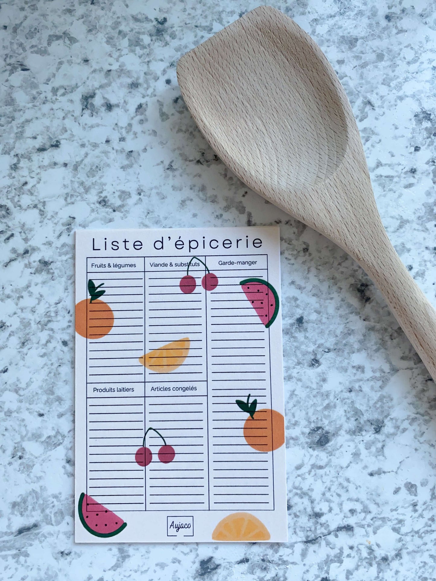 alt="Liste d'épicerie colorée avec oranges, agrumes, melons d'eau et cerises, format compact 4 x 6 pouces, lignes spacieuses pour noter les éléments, 40 pages, papier cartonné épais"