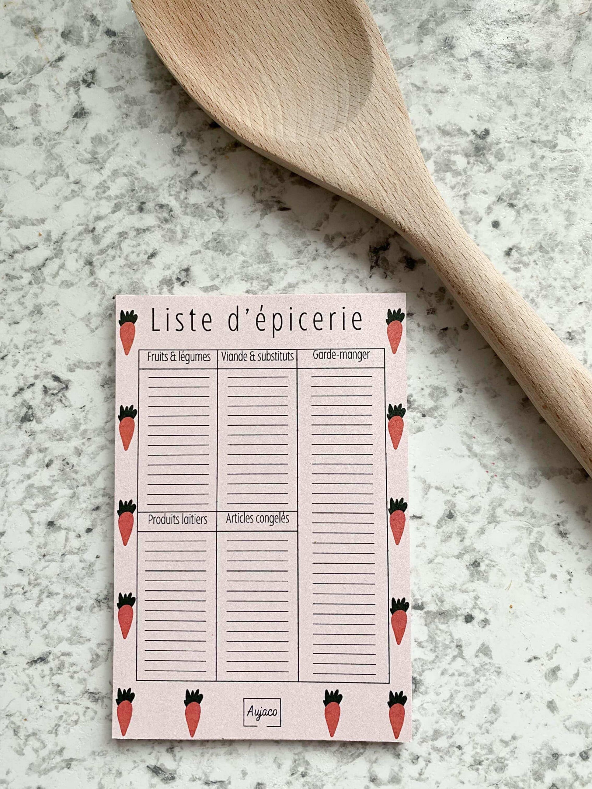 alt="Liste d'épicerie avec design simple et coloré, motif de carottes oranges pour Pâques et la saison printanière, fond orange, format compact 4 x 6 pouces, lignes spacieuses pour noter les éléments, 40 pages, papier cartonné épais"