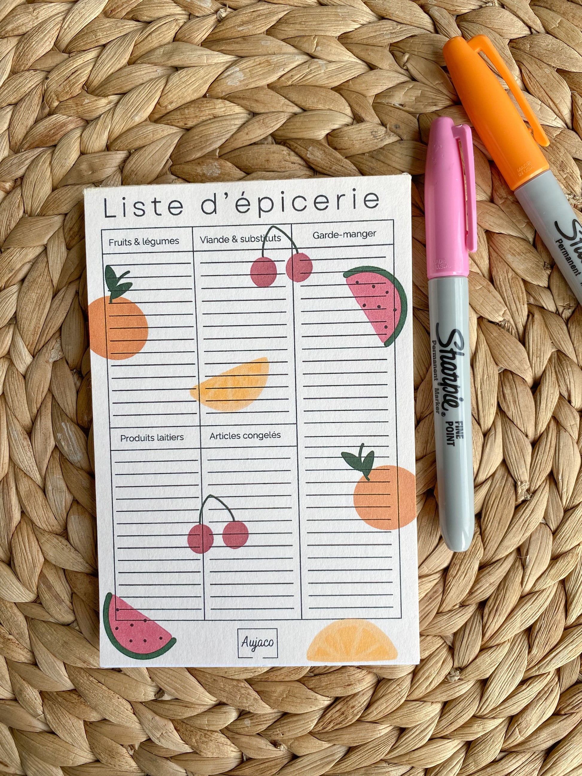 alt="Liste d'épicerie colorée avec oranges, agrumes, melons d'eau et cerises, format compact 4 x 6 pouces, lignes spacieuses pour noter les éléments, 40 pages, papier cartonné épais"